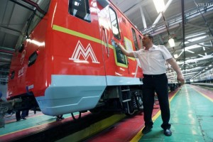 Именной поезд в честь 80-летия Московского метрополитена метро