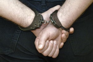 Сотрудники полиции задержали подозреваемого в хранении наркотических средств