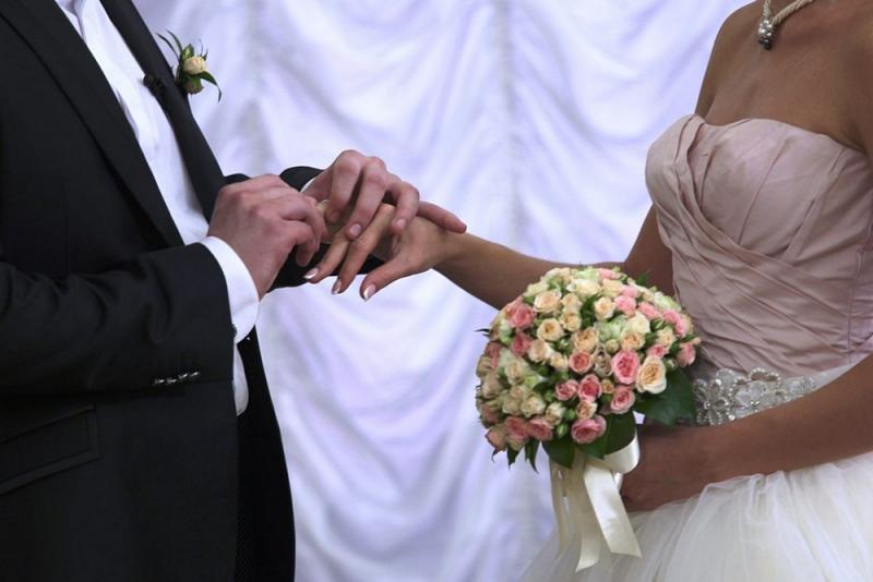 Накануне Дня всех влюбленных в Москве состоится более 400 свадеб