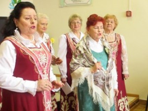 В Центре социального обслуживания "Коломенское" прозвучали народные песни Выступление ансамбля "Садовники". Фото: ЦСО "Коломенское"