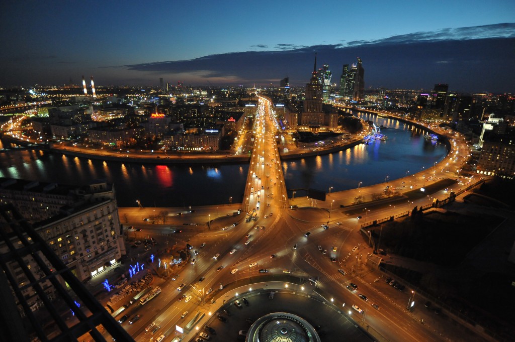 К 8 марта Москва украсит Новый Арбат, Центральный телеграф и городские мосты