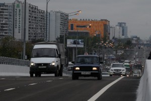 Грузовик упал в котлован на Варшавском шоссе