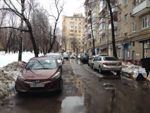 В Южном округе решат вопрос с парковкой во дворах Фото предоставлено Молодежной палатой района Нагорный
