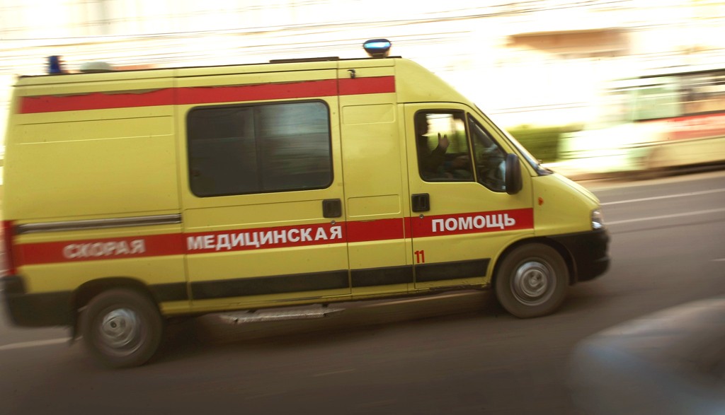 На Минской улице троллейбус ударил девушку током
