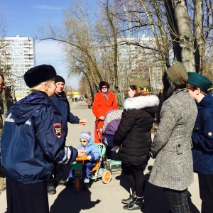 ГИБДД ЮАО провели акцию "ГИБДД в защиту детей"