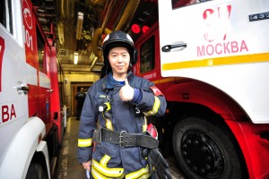 Майор 37-й пожарноспасательной части Станислав Ким доволен плановыми учениями: готовность всегда должна быть на высоте 