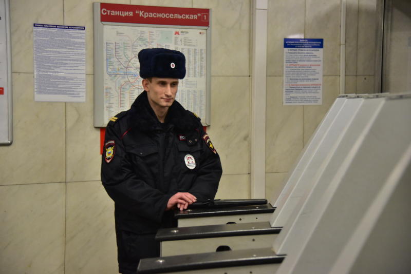 Пассажира метро расстреляли из травматического оружия в Москве