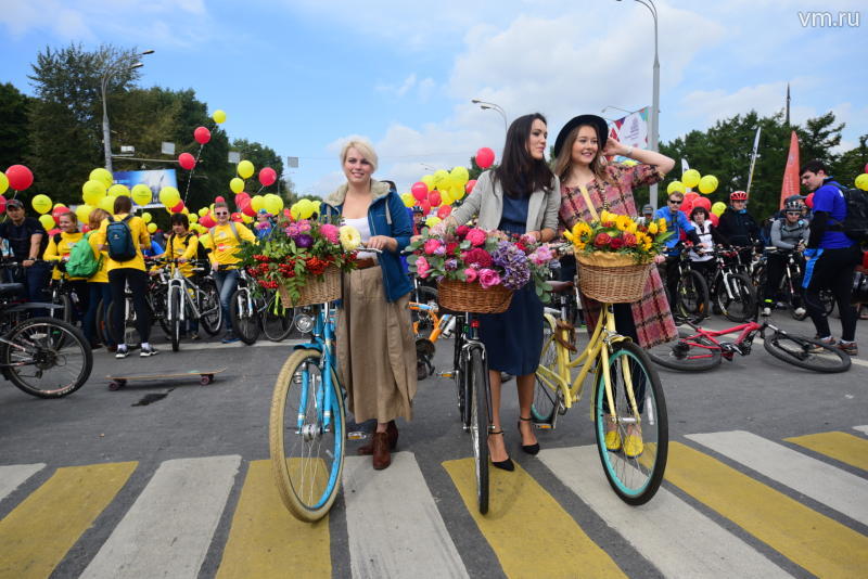 Жители Москвы отправились на велопарад