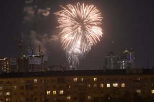 В День России праздничный фейерверк запустят в "Садовниках" В День России праздничный фейерверк запустят в "Садовниках"