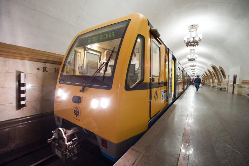 Частоту движения поездов в метро увеличат в честь праздника