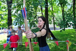 25 июня 2016 года. Елена Макушева провела мастер-класс по стрельбе из лука на фестивале греческой культуры в культурном центре «Дружба» 25 июня 2016 года. Елена Макушева провела мастер-класс по стрельбе из лука на фестивале греческой культуры в культурном центре «Дружба»