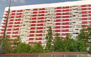 В Москве женщина упала с восьмого этажа и выжила