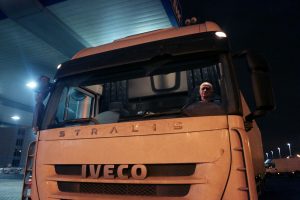 Жители Москвы смогут пожаловать дорожным инспекторам на шум от грузовиков