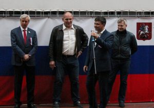 Вступительная речь перед кинопоказом. Слева на право: Вячеслав Лысаков, Александр Карелин, Дмитрий Морозов и Александр Кибовский. Фото: Анастасия Островкова Вступительная речь перед кинопоказом. Слева на право: Вячеслав Лысаков, Александр Карелин, Дмитрий Морозов и Александр Кибовский. Фото: Анастасия Островкова