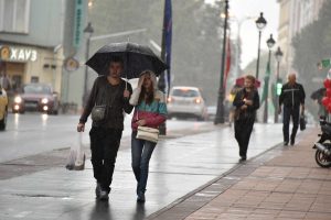 Суббота в Москве будет дождливой и ветренной. Фото: "Вечерняя Москва"