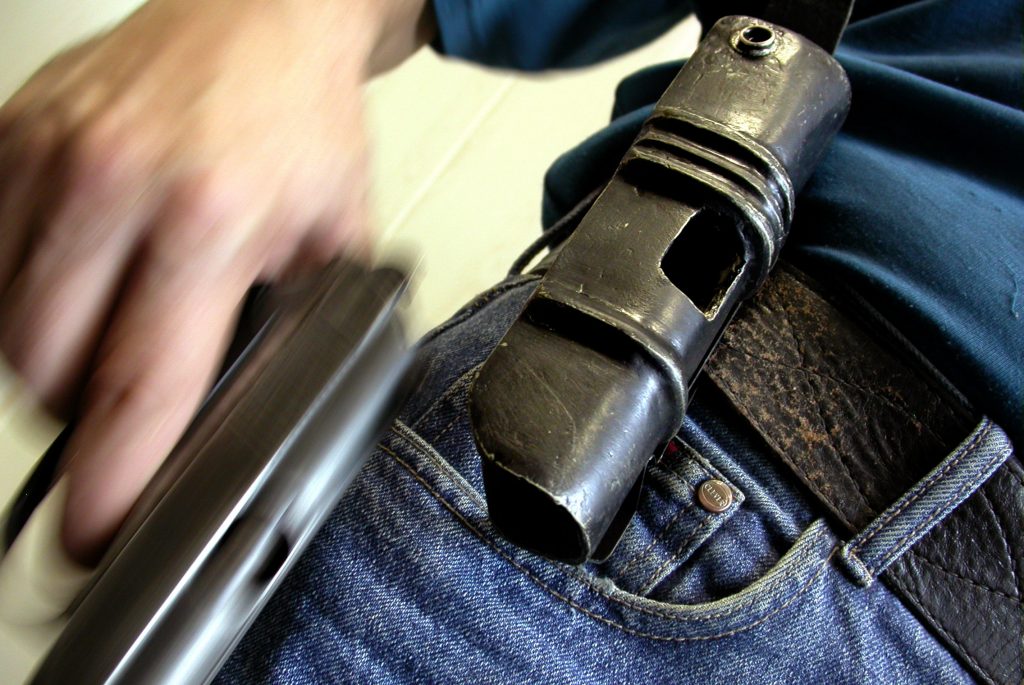 Нетрезвого пассажира с пистолетом задержали на станции метро «Алтуфьево»