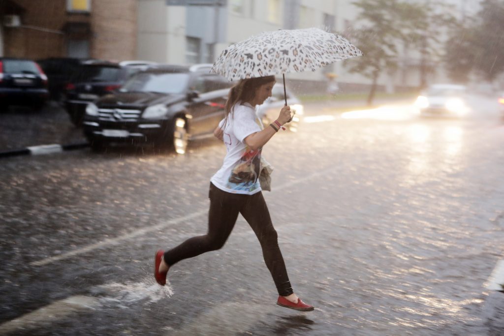 Погода на вторник: дождь, гроза и град