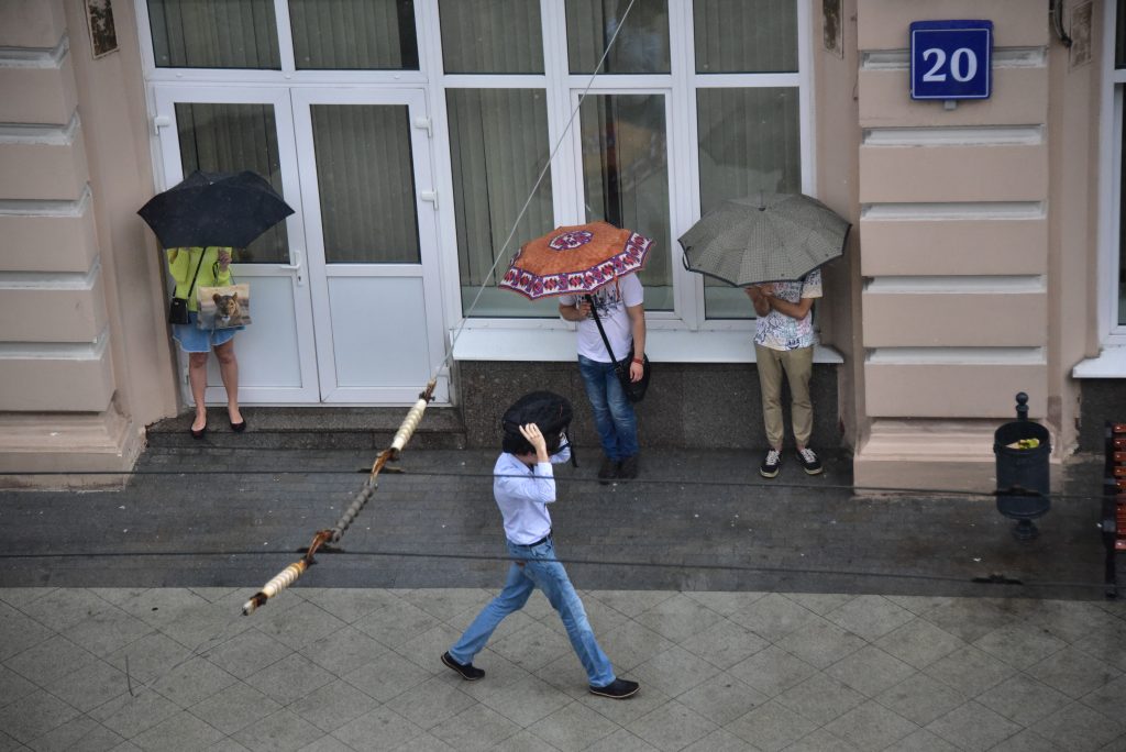 Погода на среду: порывистый ветер и гроза