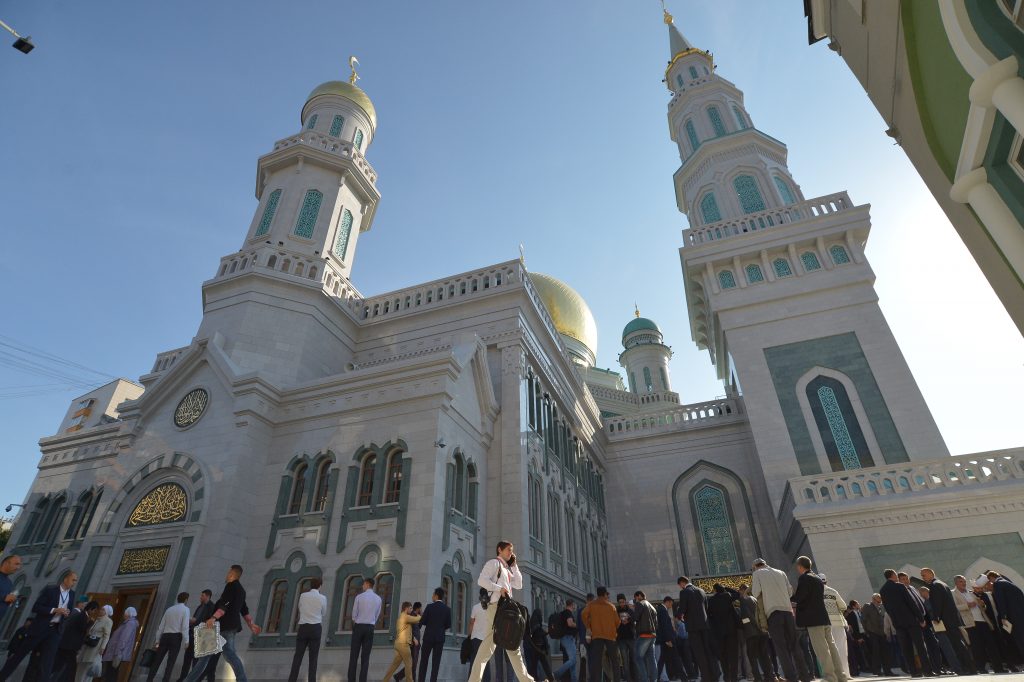 Мусульмане Москвы отпразднуют Ураза-Байрам в соборной мечети