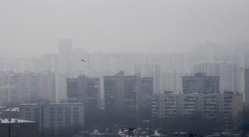Загрязнение воздуха в столице МЧС не зафиксировало