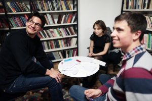 Жители Нагорного района обсудят отрывки из фильма «Будьте моим мужем». Фото: "Вечерняя Москва" Жители Нагорного района обсудят отрывки из фильма «Будьте моим мужем». Фото: "Вечерняя Москва"