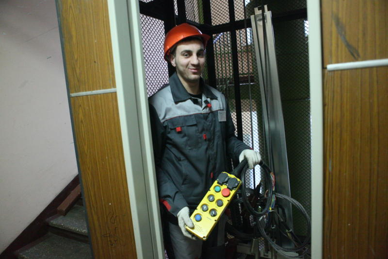 Ремонт лифтовых кабин начался в Даниловском районе