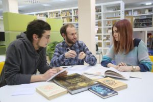 Жителям Нагатинского затона расскажут историю создания киностудии «Мосфильм» Жителям Нагатинского затона расскажут историю создания киностудии «Мосфильм»
