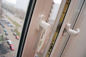 В центре Москвы мужчина сорвался с четвертого этажа. Фото: Антон Тушин/ТАСС м