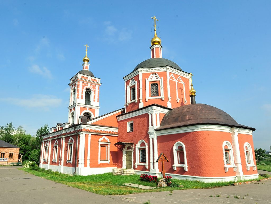 Четыре жизни Покровского храма