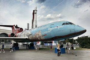 Первого сентября ряд музеев ВДНХ будет бесплатным для учеников начальных классов Для школьников 1 сентября бесплатным будет и посещение макета корабля "Буран". Фото: Александр Казаков, "Вечерняя Москва".