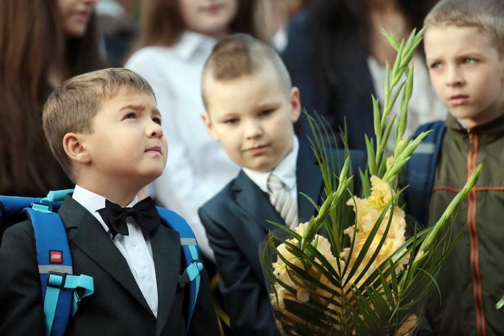 Около 100 тысяч ребят пойдут в первые классы в Москве в 2016 году