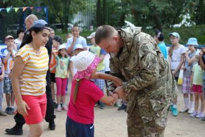 Полицейские юга столицы при участии членов Общественного совета провели в подшефном приюте зарядку Полицейские юга столицы при участии членов Общественного совета провели в подшефном приюте зарядку