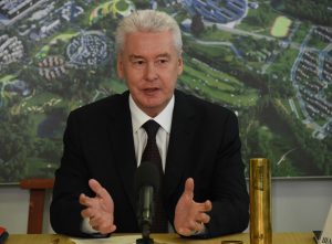 Сергей Собянин наградил 17 многодетных семей знаком «Родительская слава» Мэр Москвы Сергей Собянин подписал постановление о награждении 17 многодетных семей. Фото: архив, "Вечерняя Москва"