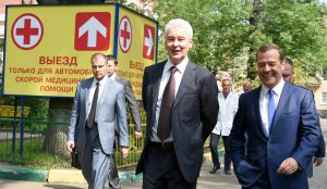Мэр Москвы Сергей Собянин и председатель правительства РФ Дмитрий Медведев посетили строящийся лечебный корпус Морозовской больницы Мэр Москвы Сергей Собянин и председатель правительства РФ Дмитрий Медведев посетили строящийся лечебный корпус Морозовской больницы