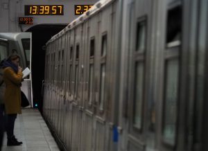Поезда метро ходят по расписанию, несмотря на погоду. Фото: Сергей Шахиджанян, "Вечерняя Москва"