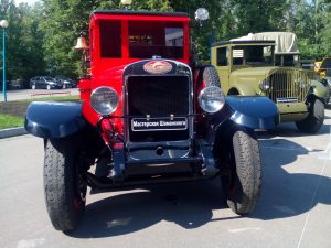 В честь 100-летия завода ЗИЛ москвичам показали легендарные автомобили. Фото: пресс-служба Культурного центра ЗИЛ