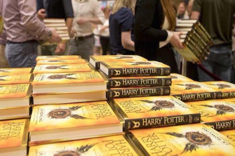Восьмая книга о Гарри Поттере поступила в продажу