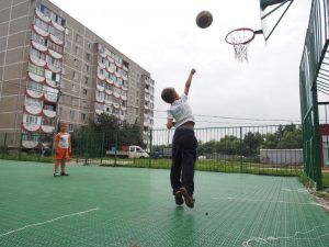 Три спортивные площадки привели в порядок в западном Бирюлеве. Фото: "Вечерняя Москва" Три спортивные площадки привели в порядок в западном Бирюлеве. Фото: "Вечерняя Москва"
