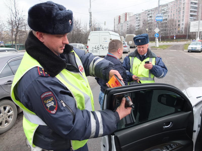 Госавтоинспекция столицы начала усиленный контроль за превышение норм тонировки автомобилей