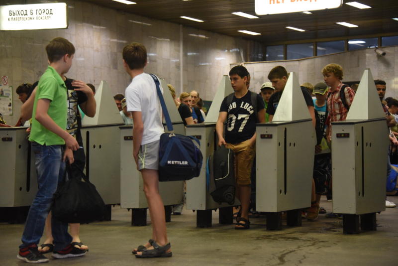В московском метро около 1,3 тысяч турникетов заменят до конца 2017 года