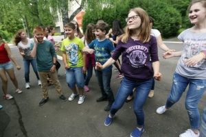 Спортивные игры для детей проведут во дворе восточного Бирюлева. Фото: "Вечерняя Москва" Спортивные игры для детей проведут во дворе восточного Бирюлева. Фото: "Вечерняя Москва"