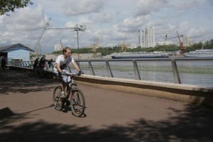 Братеевскую набережную благоустроят к 2020 году. Фото: "Вечерняя Москва" Братеевскую набережную благоустроят к 2020 году. Фото: "Вечерняя Москва"