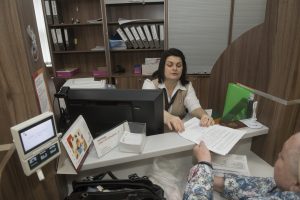 Оформить пенсию теперь можно в 101 центре "Мои документы". Фото: "Вечерняя Москва" Оформить пенсию теперь можно в 101 центре "Мои документы". Фото: "Вечерняя Москва"