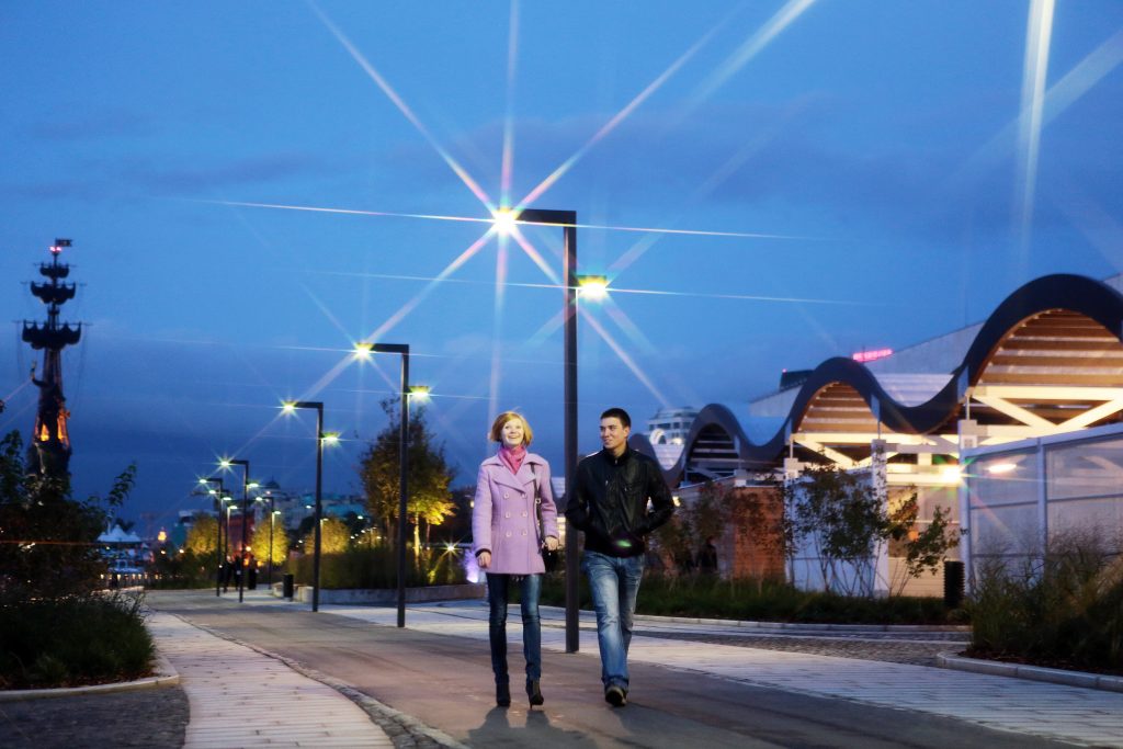 Более 170 новых фонарей установят на Коломенской набережной