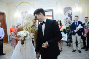 Шипиловский ЗАГС начал прием заявлений на регистрацию брака. Фото: "Вечерняя Москва"