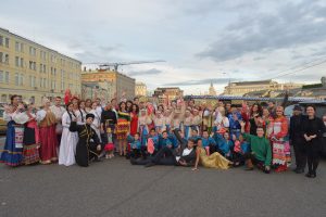 В День города на Болотной площади прошел фестиваль «Народы Москвы»