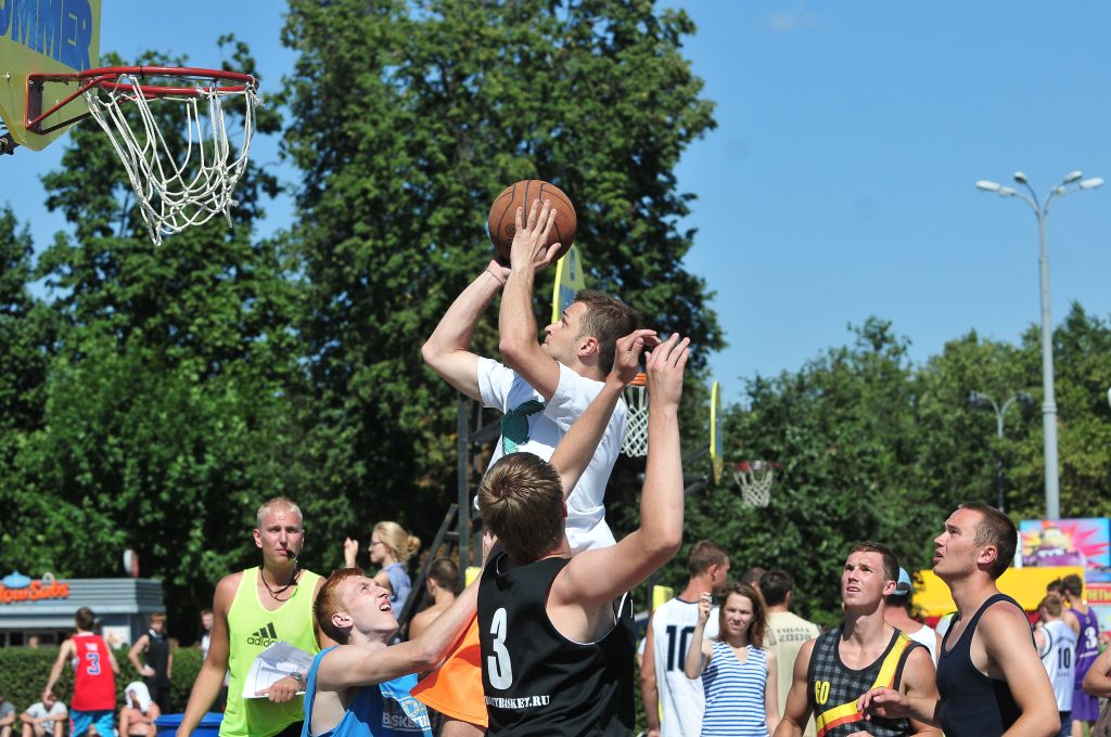 Молпалата района Чертаново Центральное провела турнир по уличному баскетболу