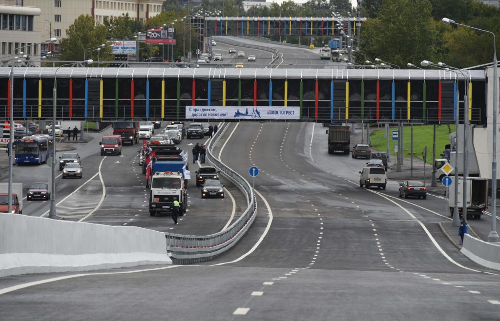 Участок дорожной сети от Коломенского проезда до Варшавского шоссе реконструируют