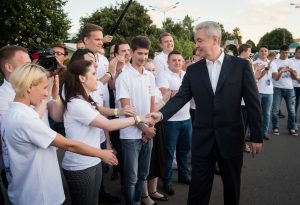 26 августа 2016 года. Сергей Собянин в Парке Горького встречается с активистами «Единой России» 26 августа 2016 года. Сергей Собянин в Парке Горького встречается с активистами «Единой России»