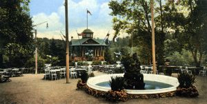 Так выглядел сад ресторана Дипмана в Царицыне в первое десятилетие XX века